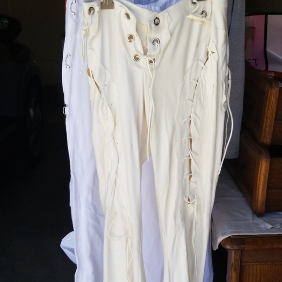 Clothes - Picture 7 of 8